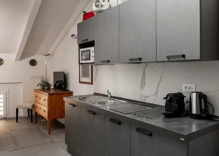 L'8 Boutique Design * بولونيا