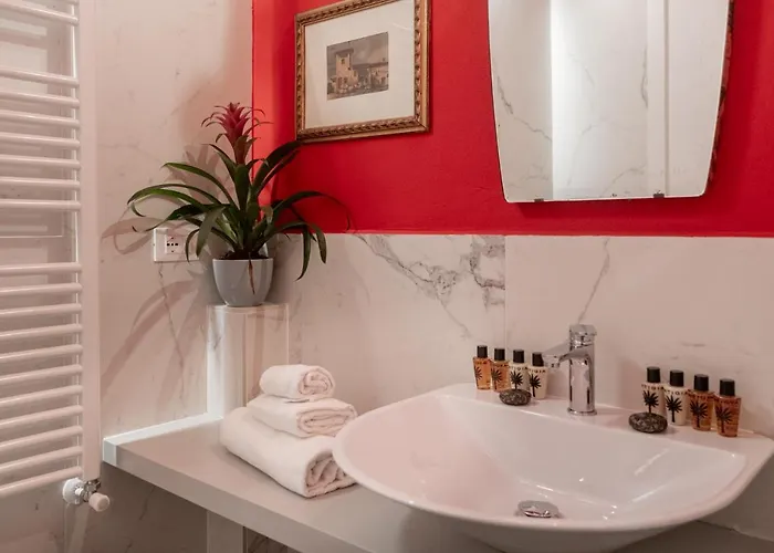 L'8 Boutique Design * بولونيا