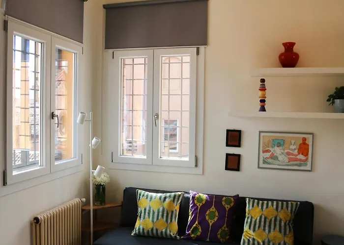 L'8 Boutique Design *