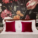 Apartment L'8 Boutique Design *