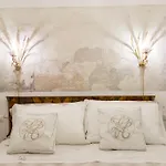 L'8 Boutique Design
