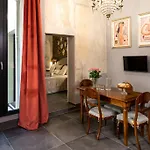 Apartment L'8 Boutique Design *