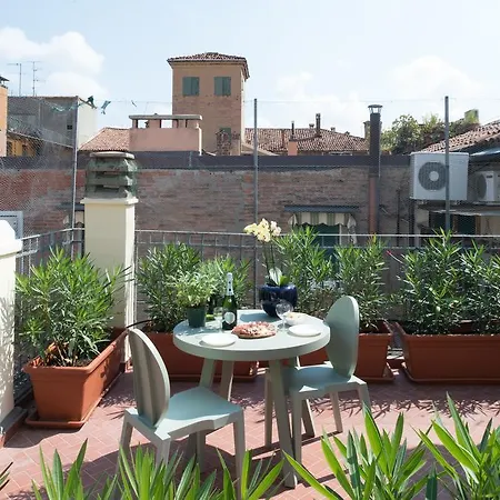 L'8 Boutique Design Apartament *