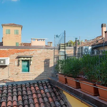 L'8 Boutique Design Bolonia