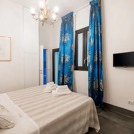 Apartment L'8 Boutique Design *