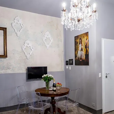 L'8 Boutique Design