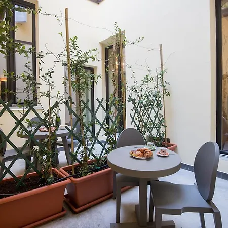 Apartment L'8 Boutique Design *