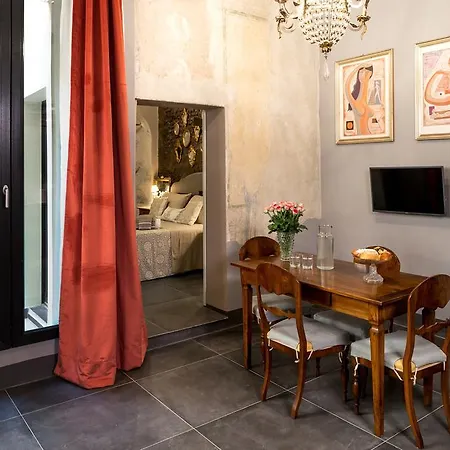 Apartment L'8 Boutique Design *