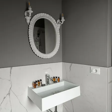 L'8 Boutique Design