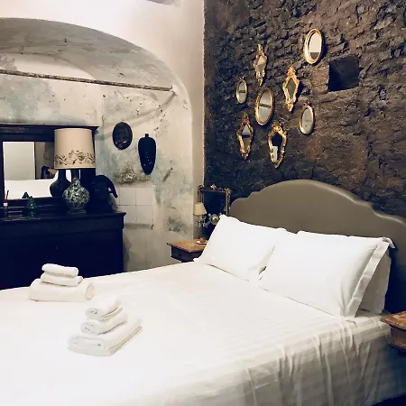 L'8 Boutique Design * Boloňa