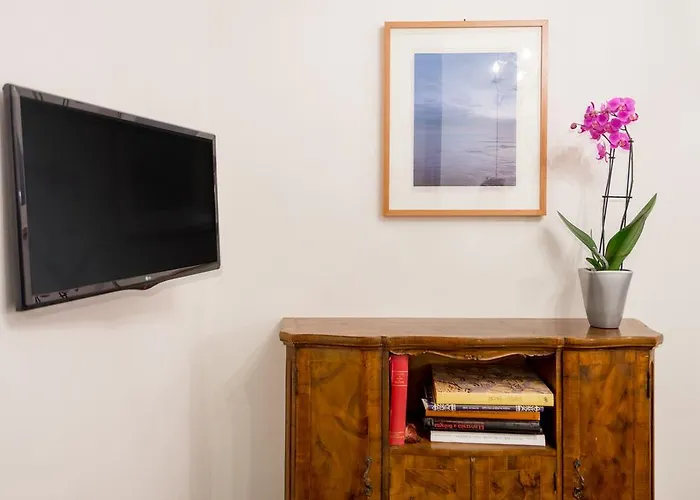 L'8 Boutique Design *