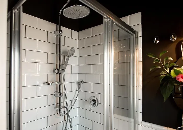 L'8 Boutique Design *